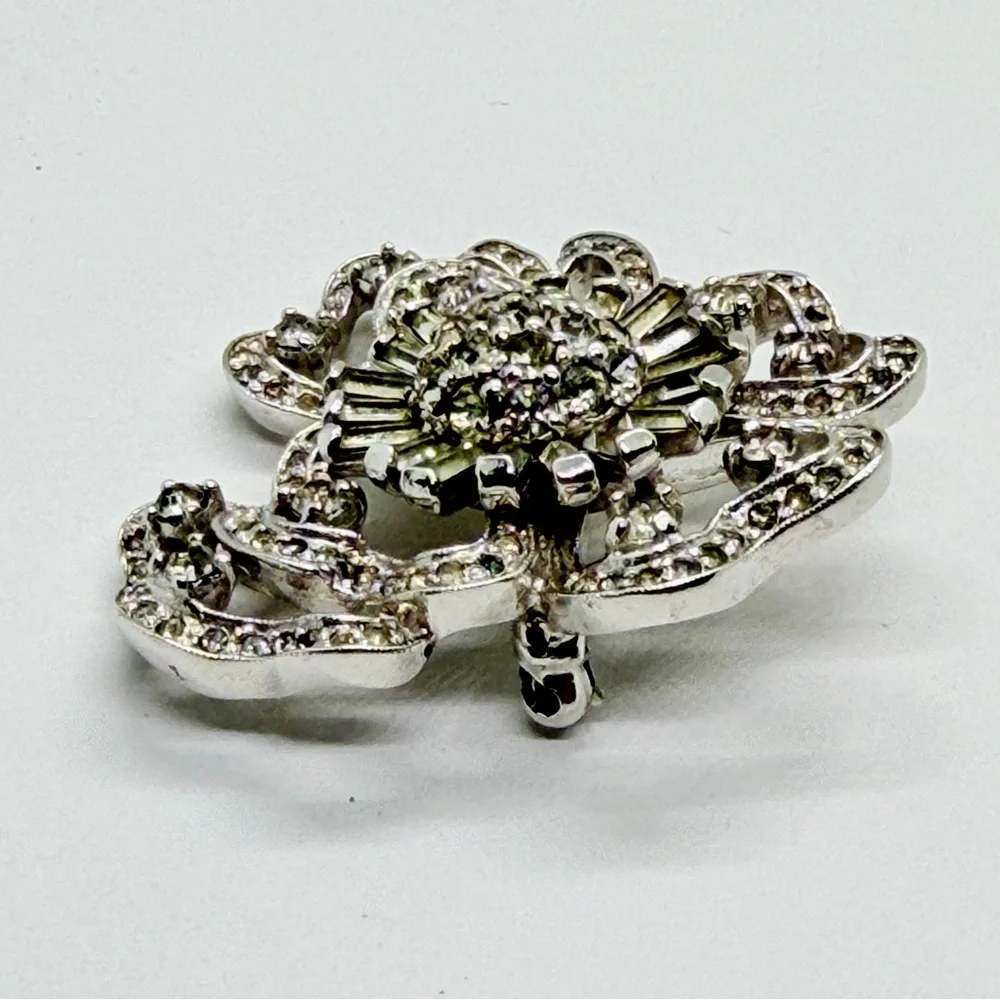 Pennino‎ Silver Crystal Rhinestone Sun Flower & Ribbon Brooch Pin Vintage Signed